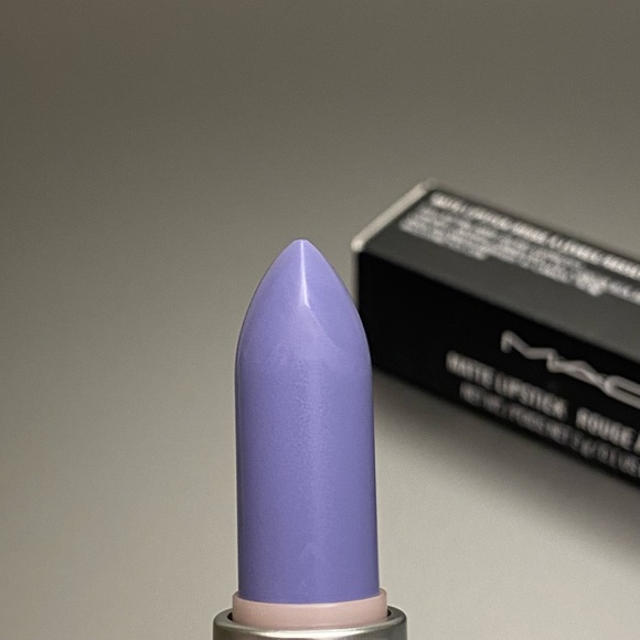 MAC “Flatter Me Fierce” Lipstick - Picture 10 of 12